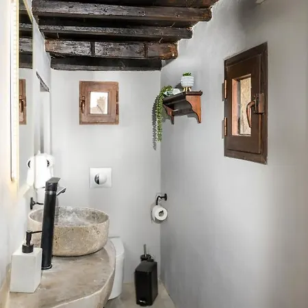 Daire Colours - Old Town - Rhodes City